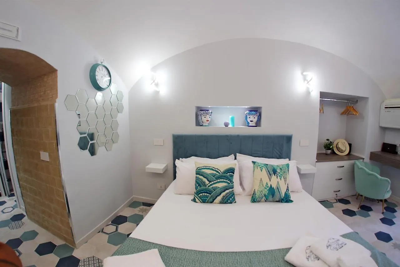 Suite Na' Poesia Mergellina Napoli 0*,  Italia